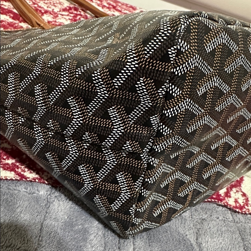 Goyard Tote Bag with Pouch - Picture 4 of 15